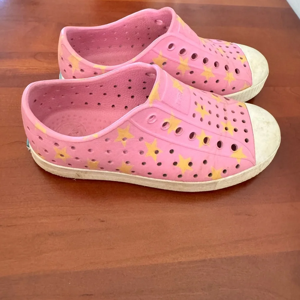 Kids Pink Star Slip-On Native Shoes